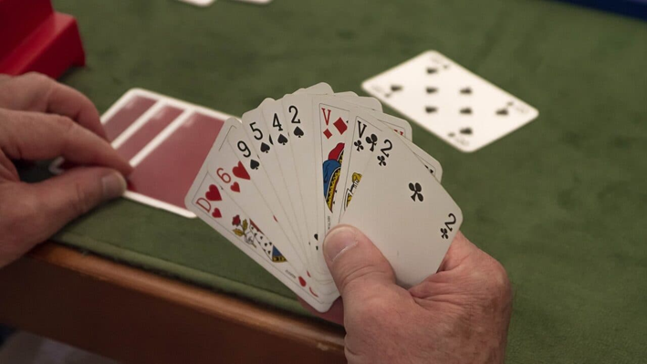 Donne S8y jouée carte par carte 